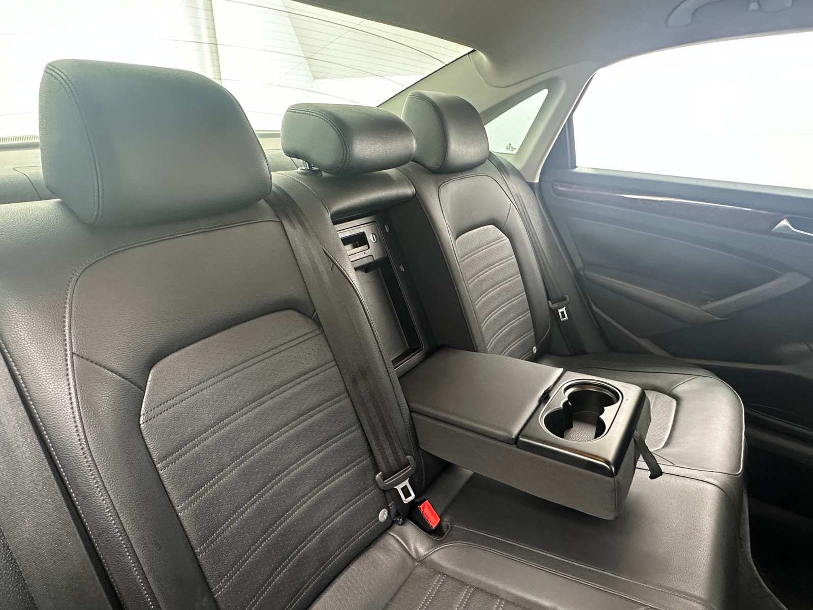 Thumbnail: 2013 Volkswagen Passat - 6