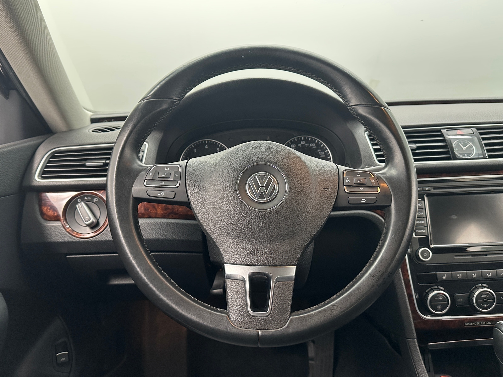 Thumbnail: 2013 Volkswagen Passat - 5