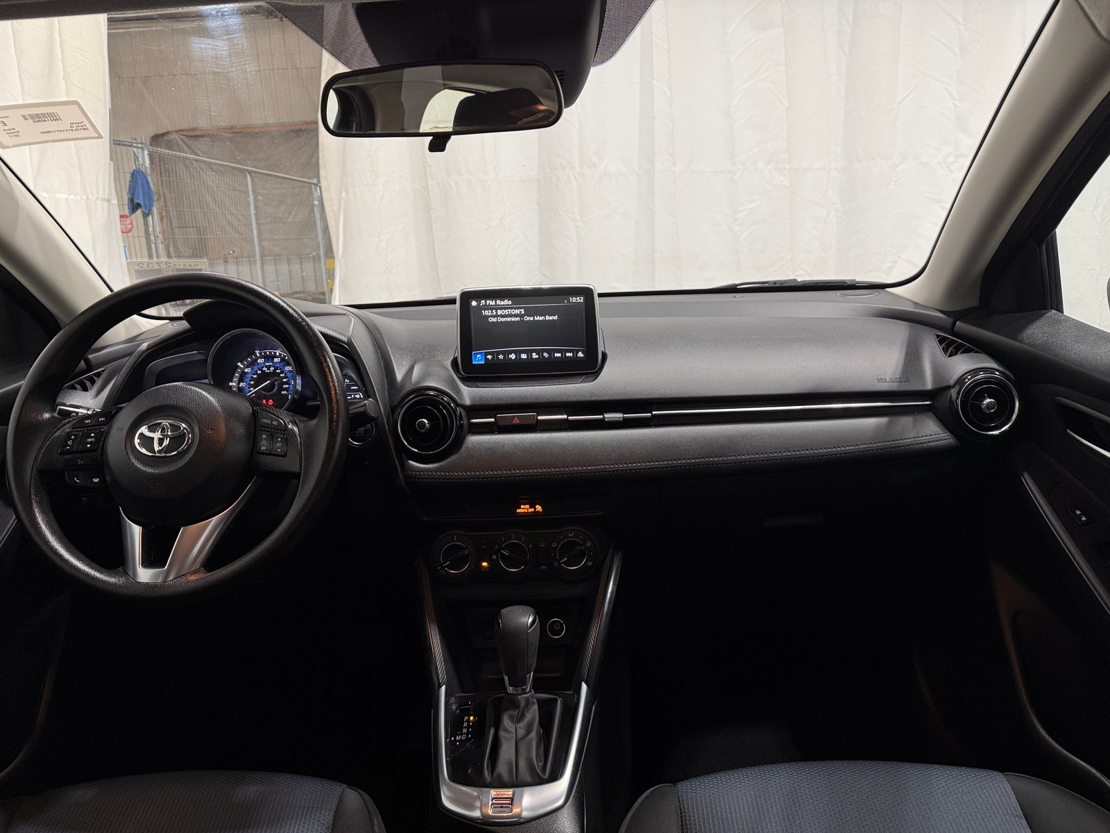 Thumbnail: 2017 Toyota Yaris iA - 3