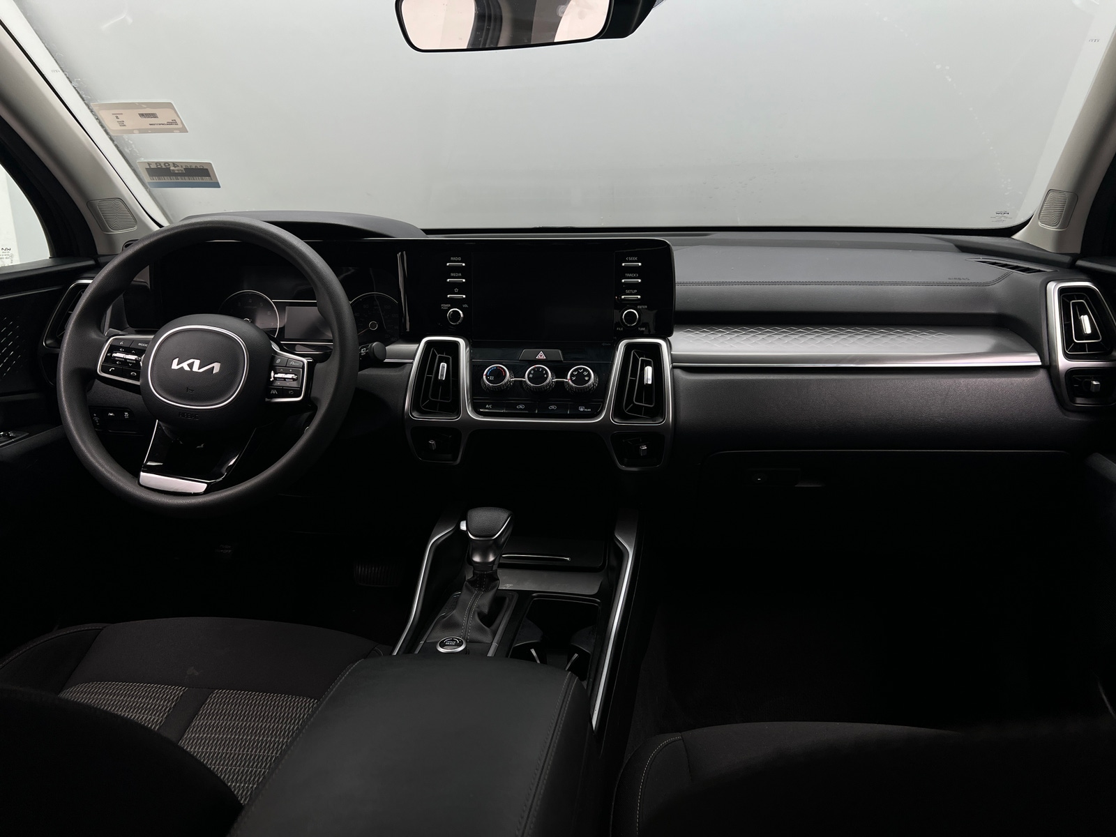 Thumbnail: 2023 Kia Sorento - 3