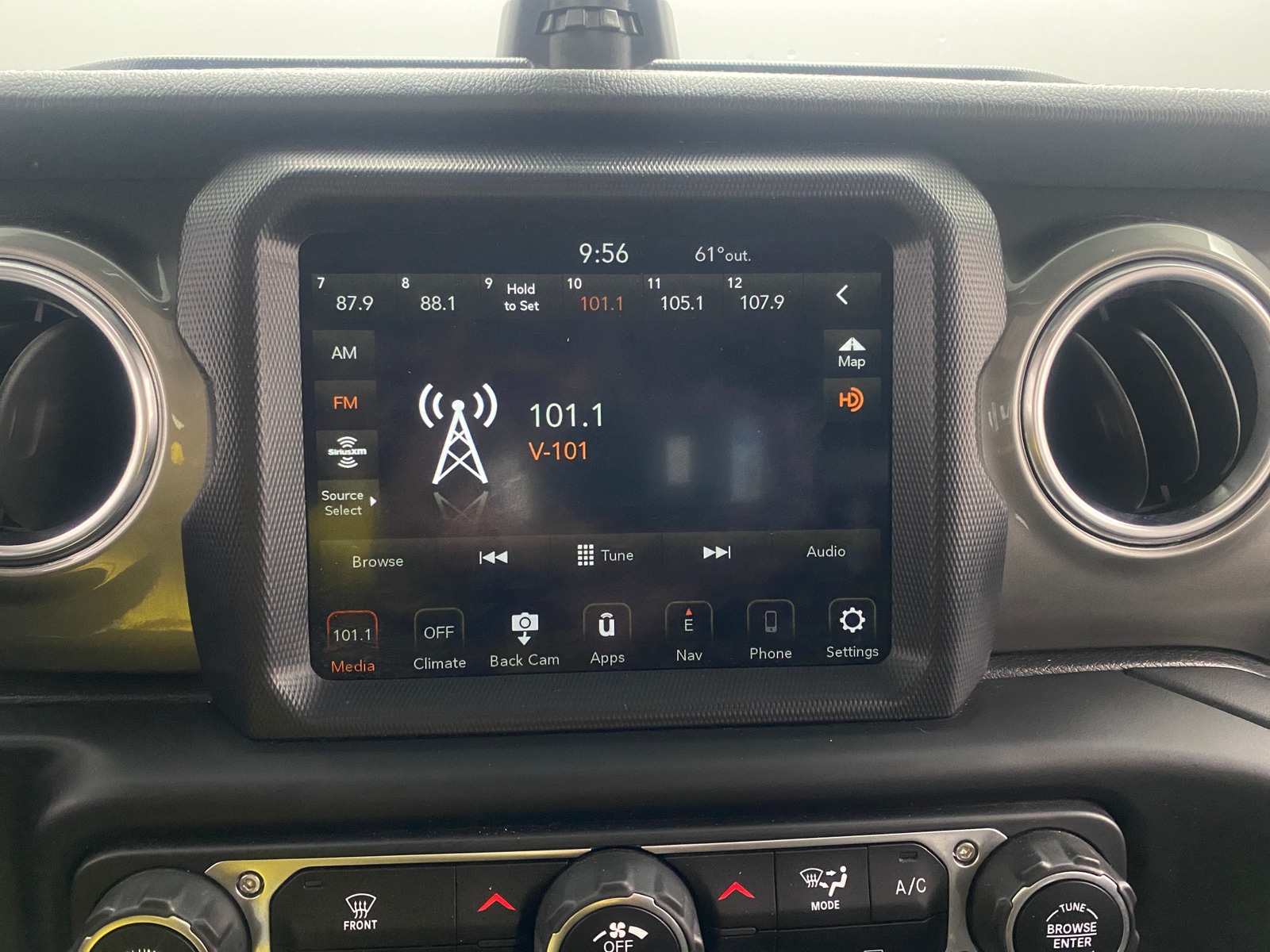 Thumbnail: 2020 Jeep Wrangler - 4