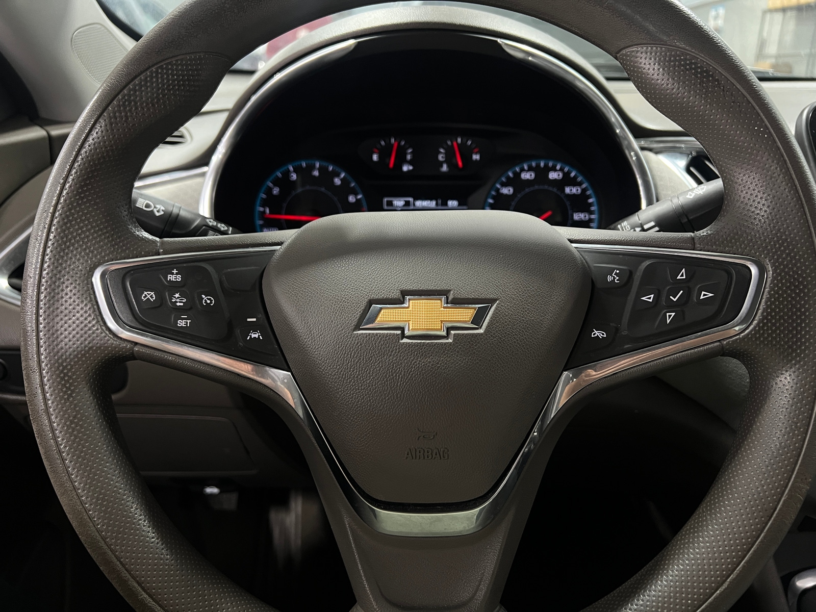 Thumbnail: 2020 Chevrolet Malibu - 5