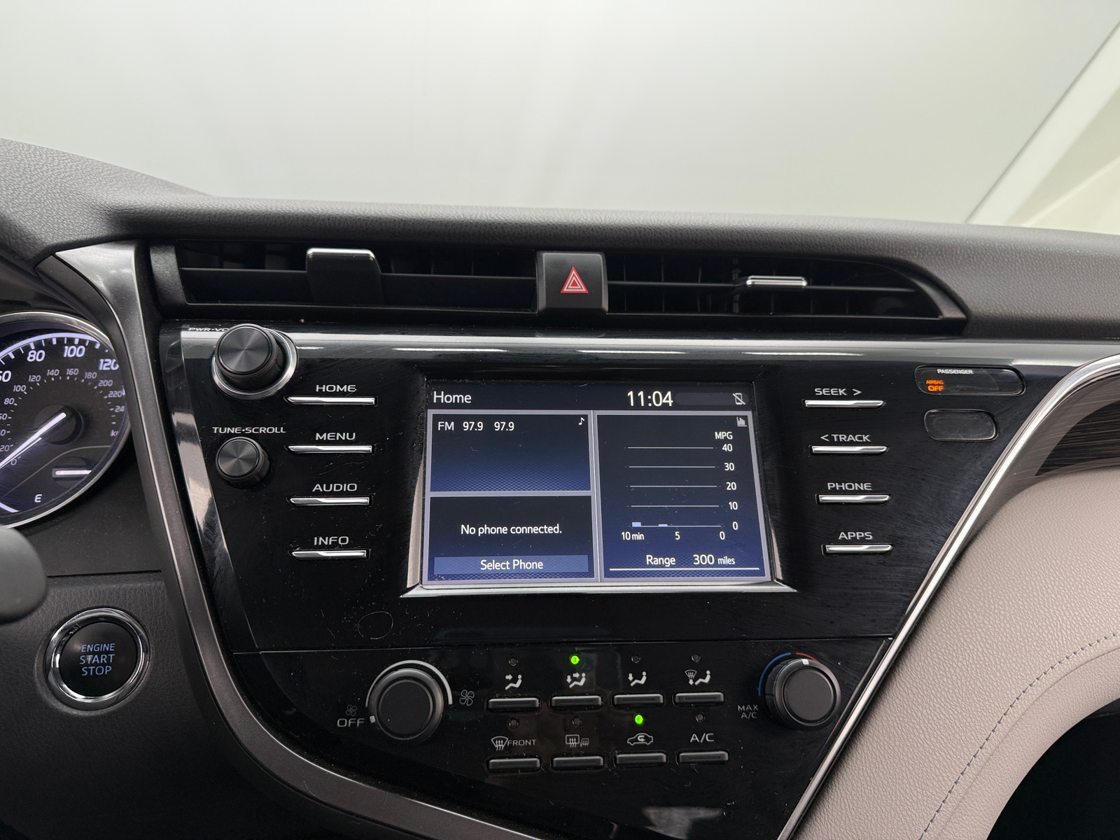 Thumbnail: 2018 Toyota Camry - 4