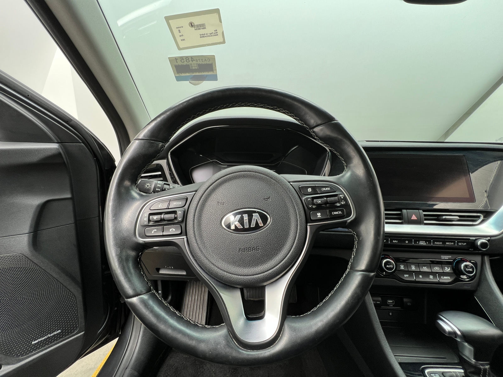 Thumbnail: 2020 Kia Niro - 4