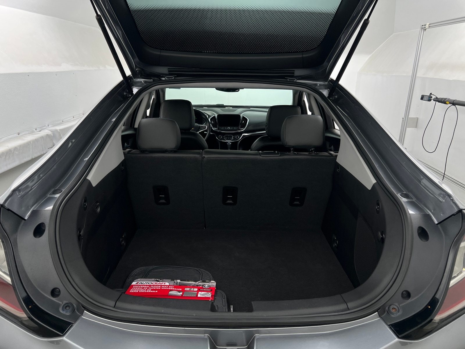 Thumbnail: 2019 Chevrolet Volt - 6