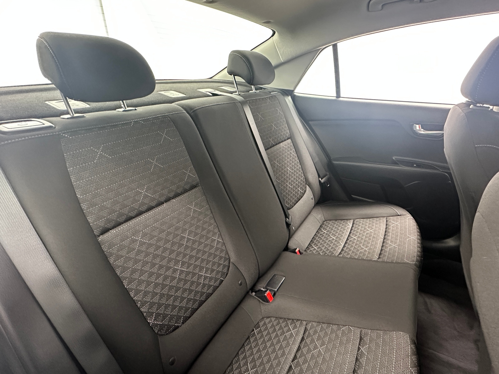 Thumbnail: 2022 Kia Rio - 6