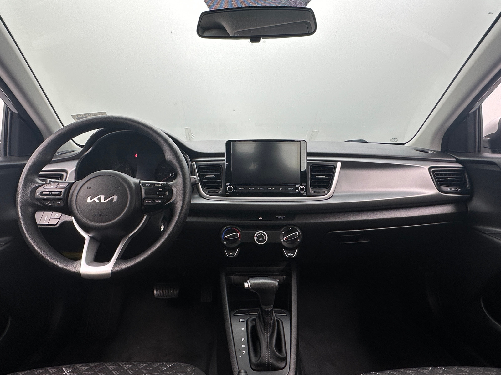 Thumbnail: 2022 Kia Rio - 3