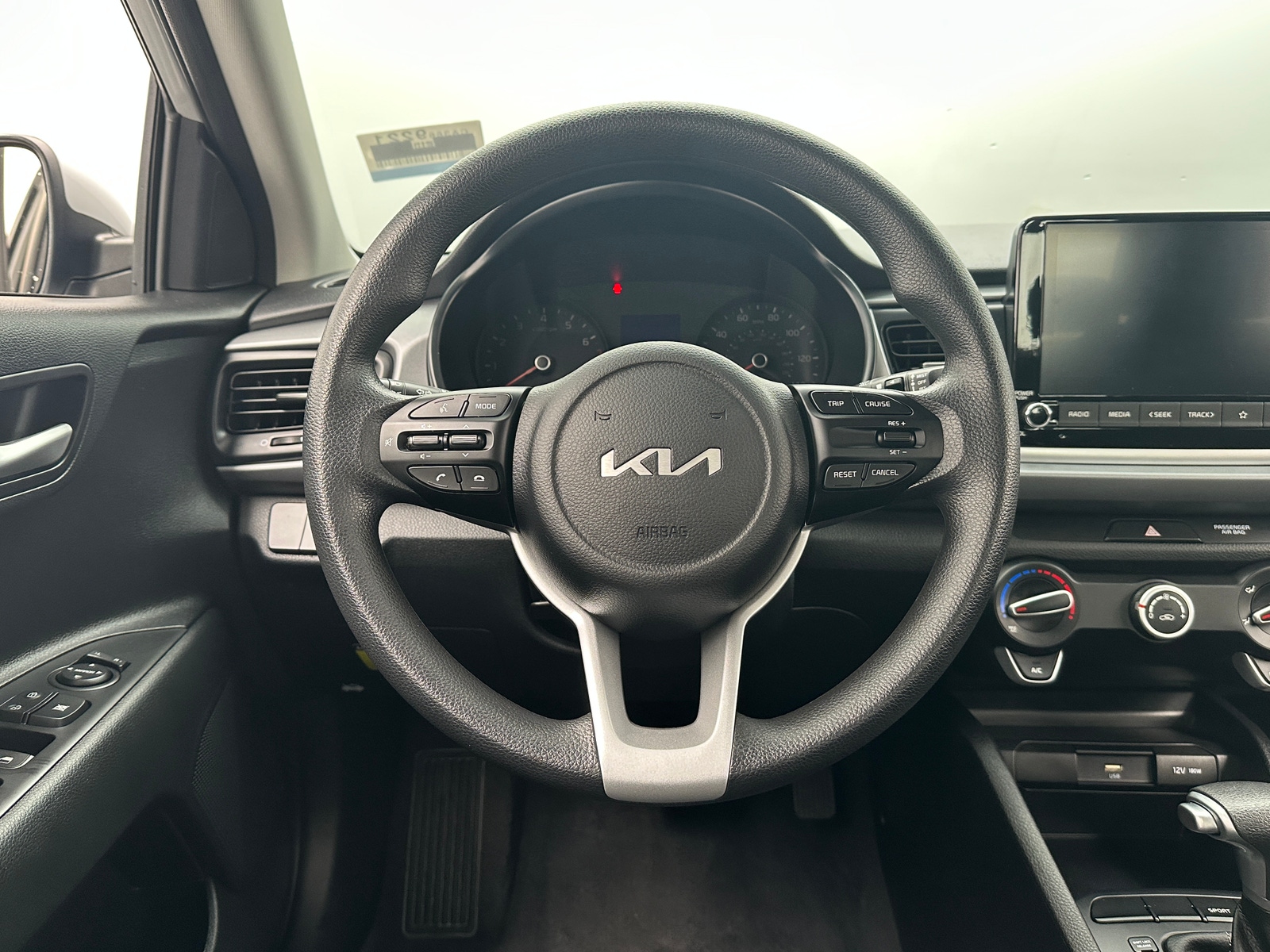 Thumbnail: 2022 Kia Rio - 5