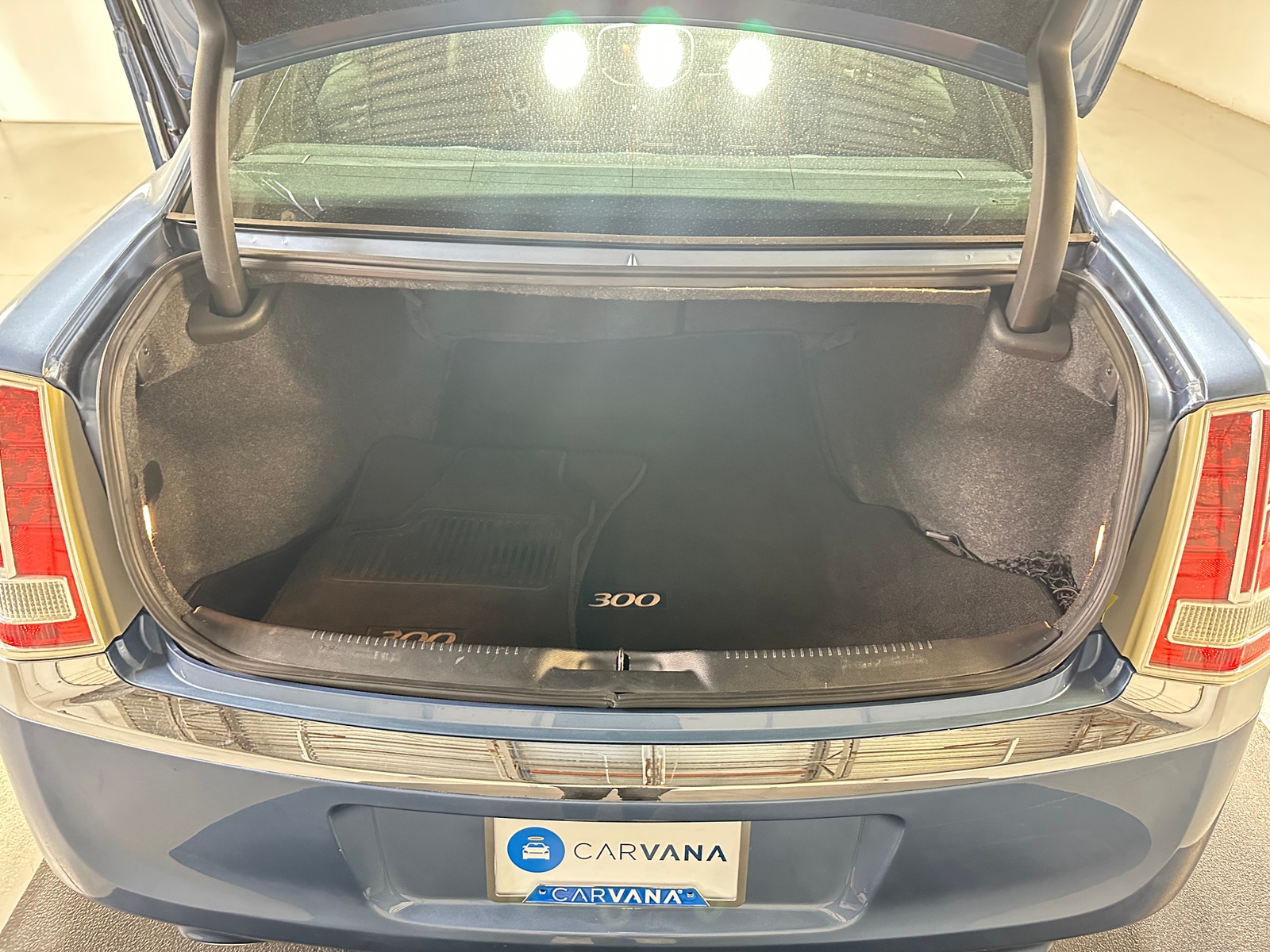 Thumbnail: 2011 Chrysler 300 - 6