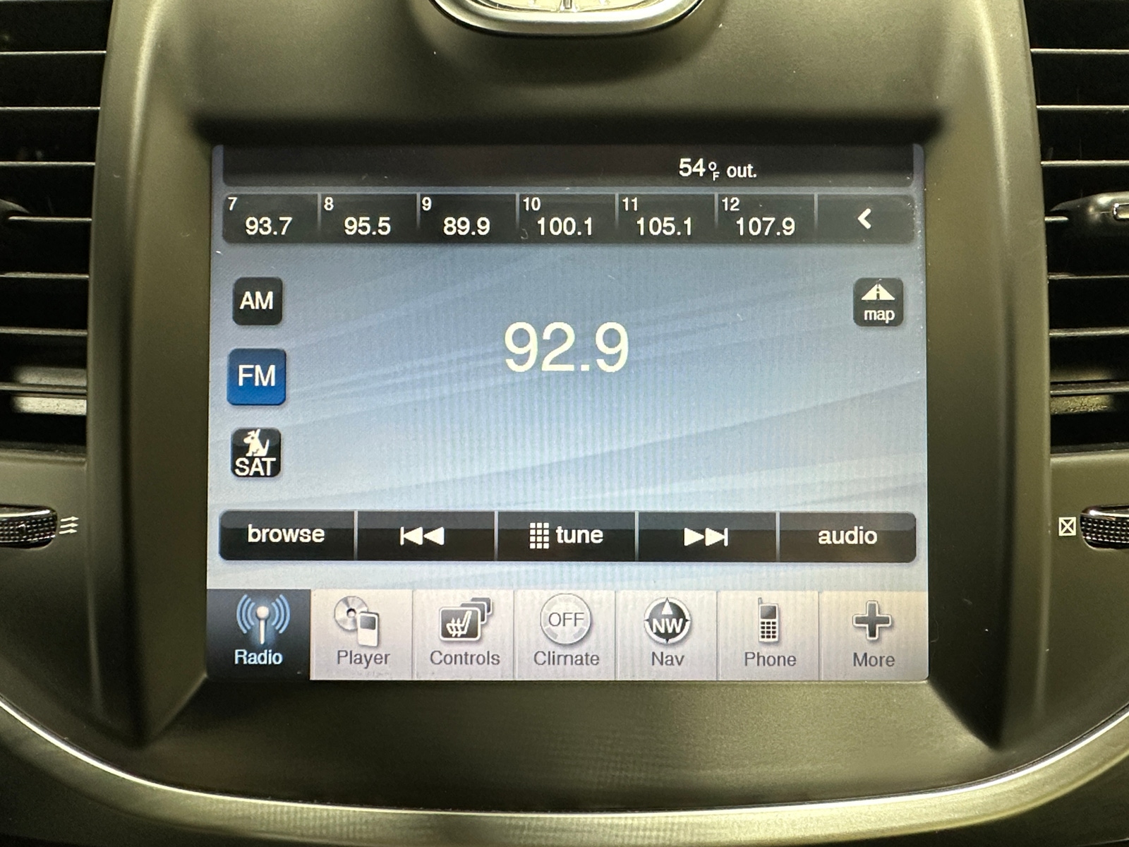 Thumbnail: 2011 Chrysler 300 - 3