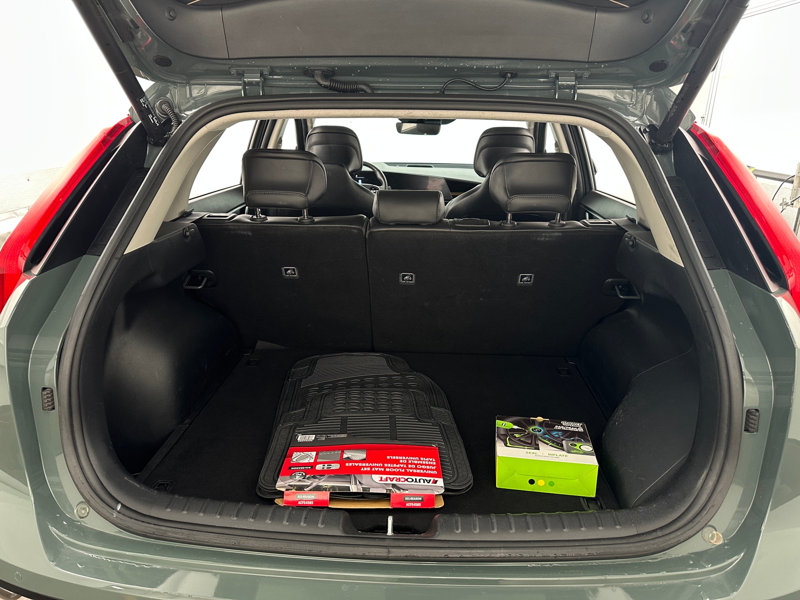 Thumbnail: 2024 Kia Niro - 6