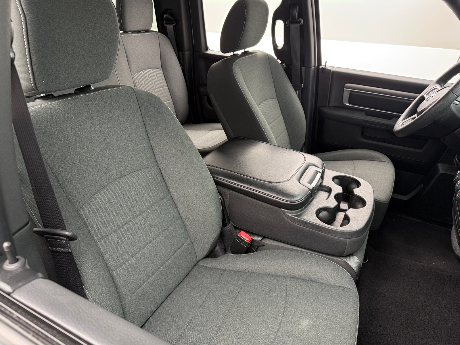 Thumbnail: 2022 RAM 1500 Classic - 2