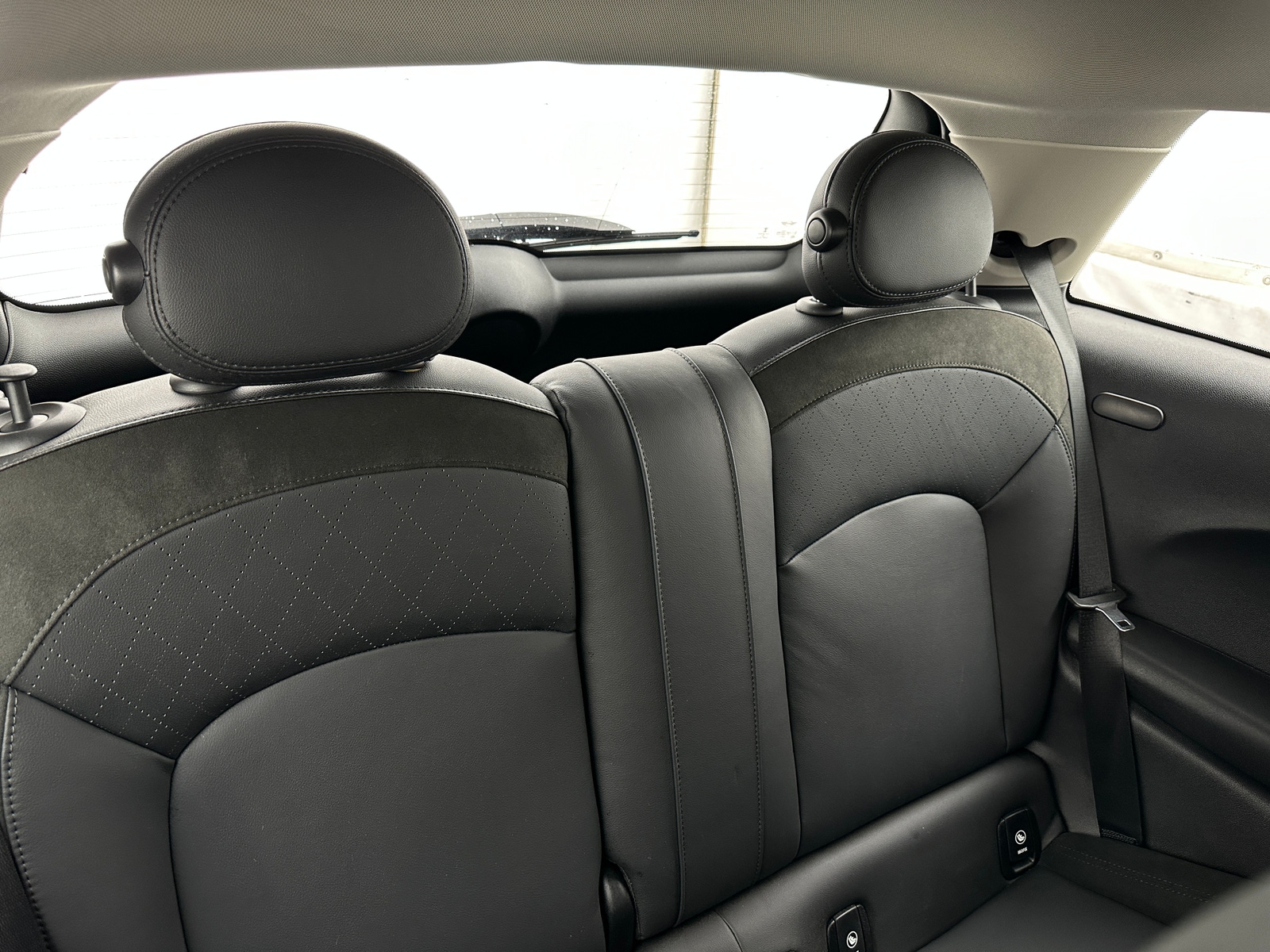 Thumbnail: 2022 MINI Cooper Hardtop - 5