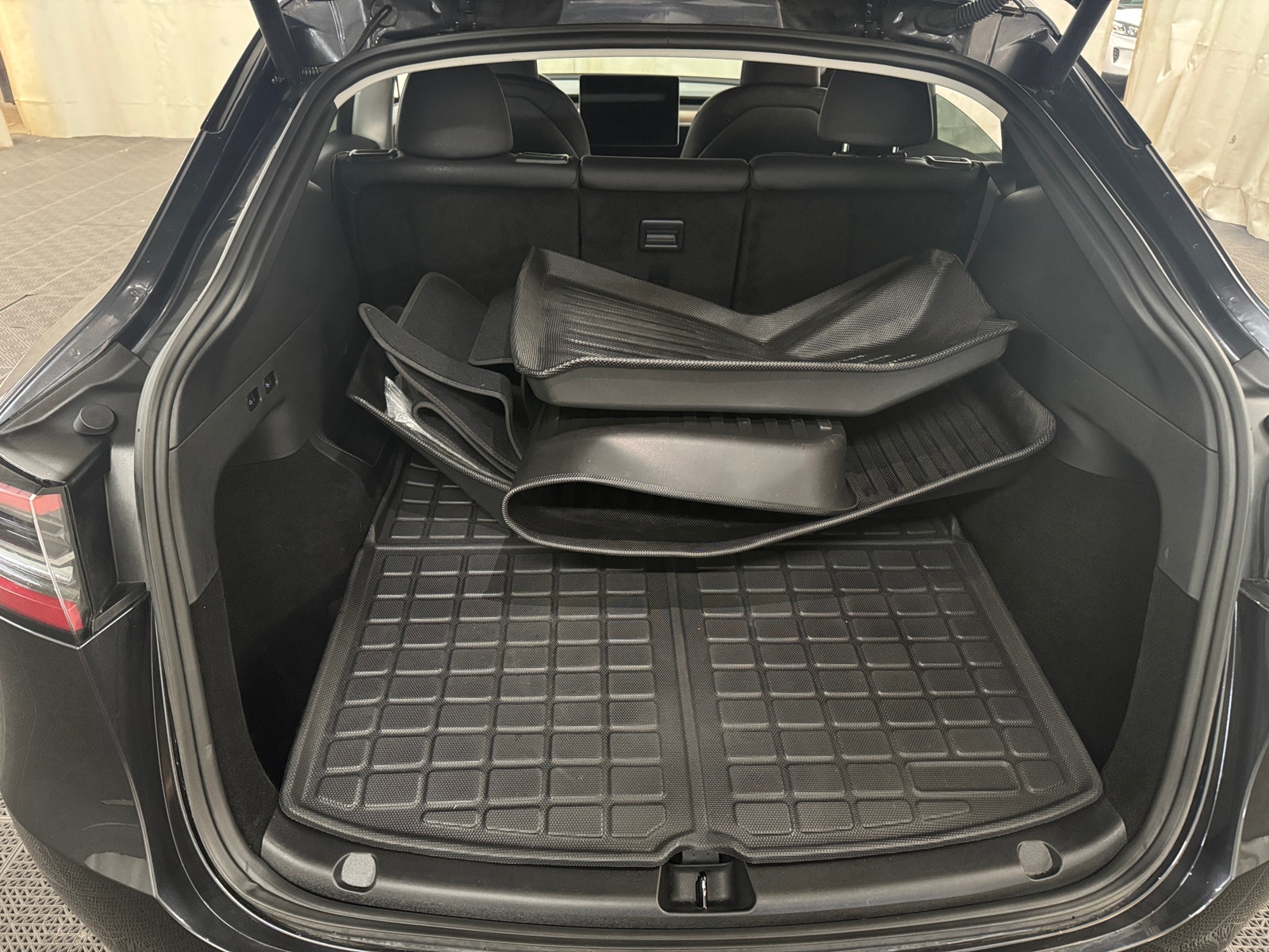 Thumbnail: 2024 Tesla Model Y - 6