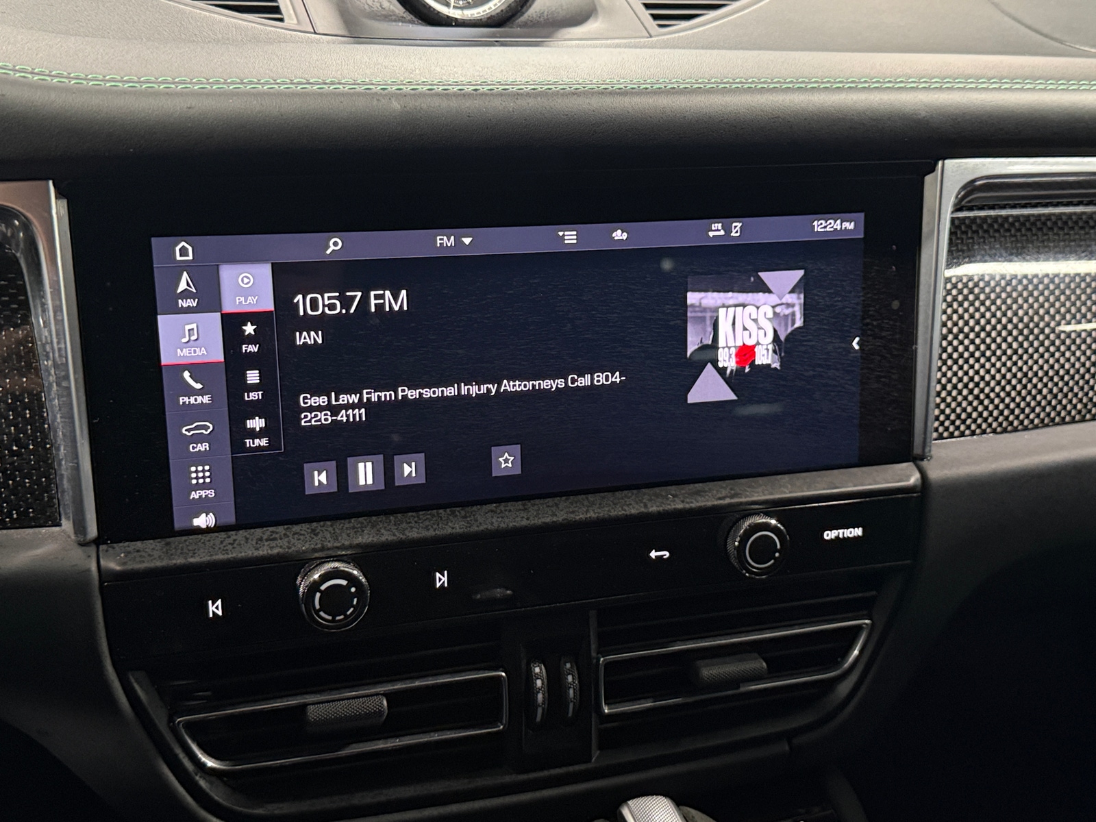 Thumbnail: 2023 Porsche Macan - 3