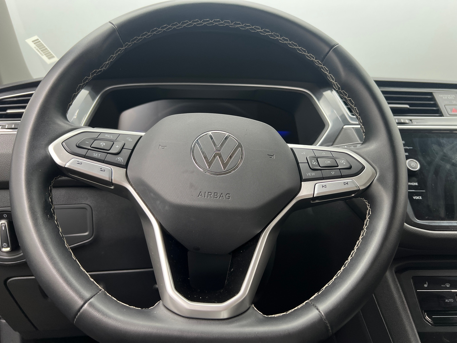 Thumbnail: 2024 Volkswagen Tiguan - 4