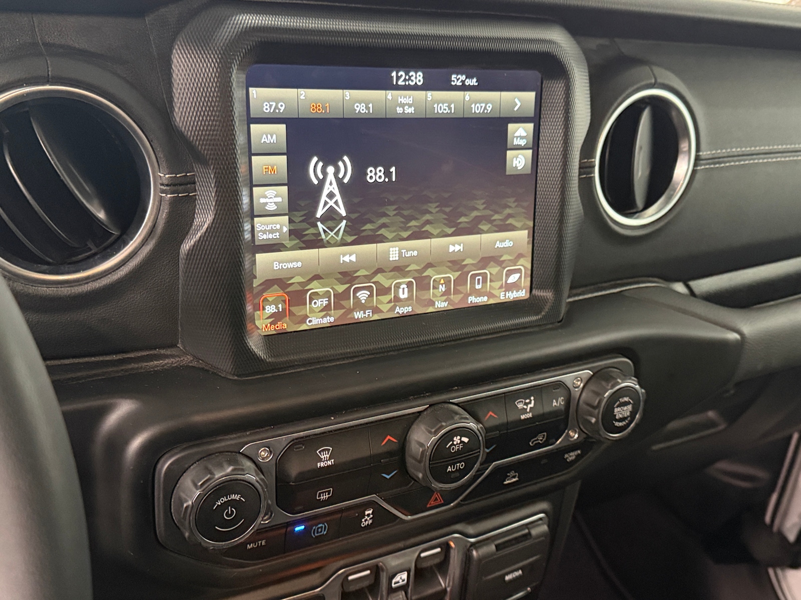 Thumbnail: 2023 Jeep Wrangler - 3