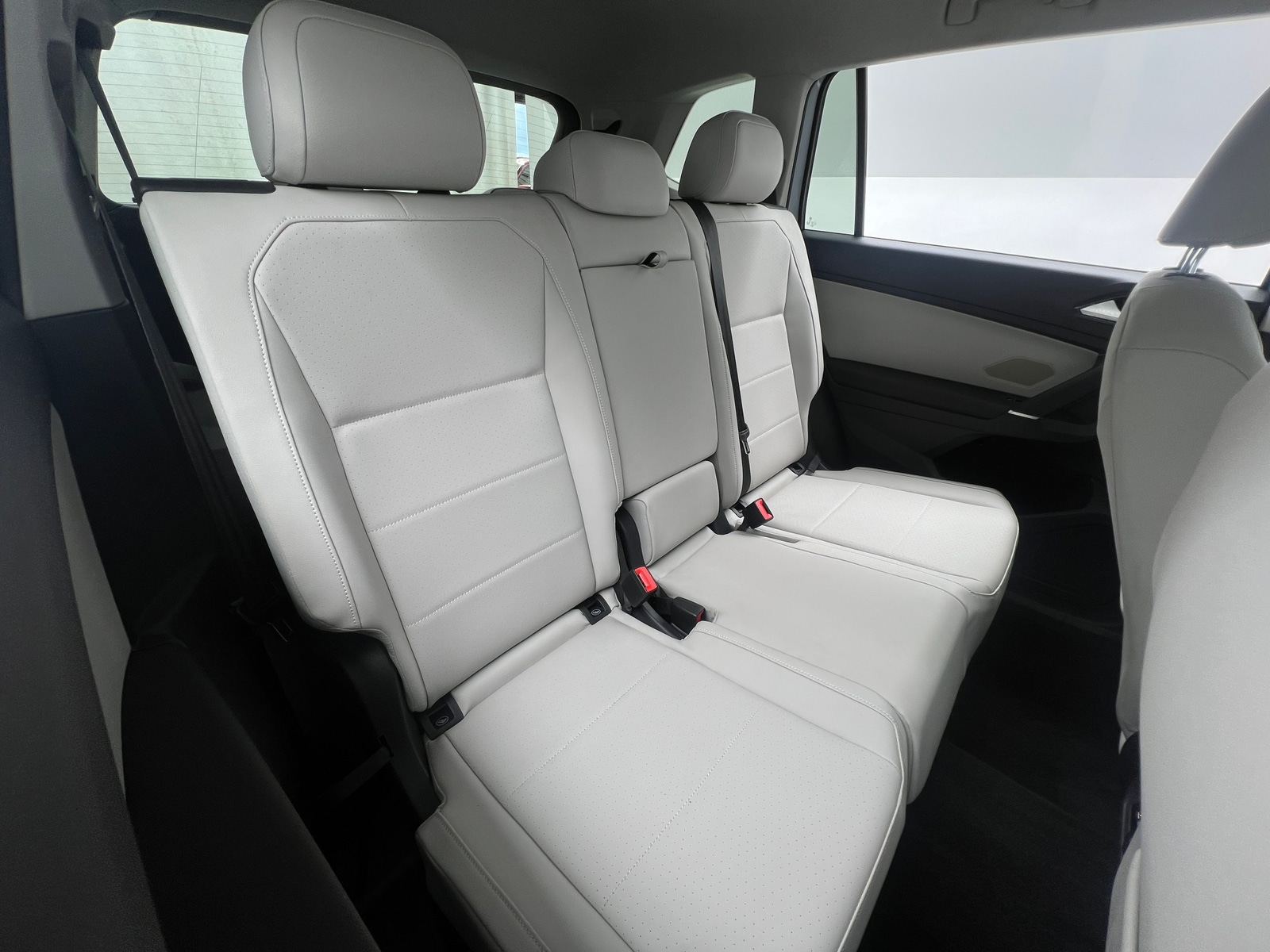 Thumbnail: 2018 Volkswagen Tiguan - 6