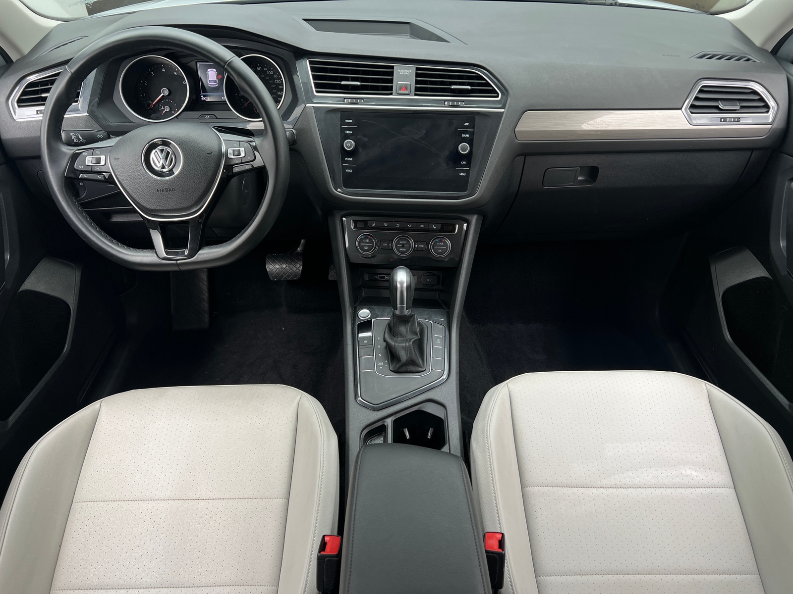 Thumbnail: 2018 Volkswagen Tiguan - 3