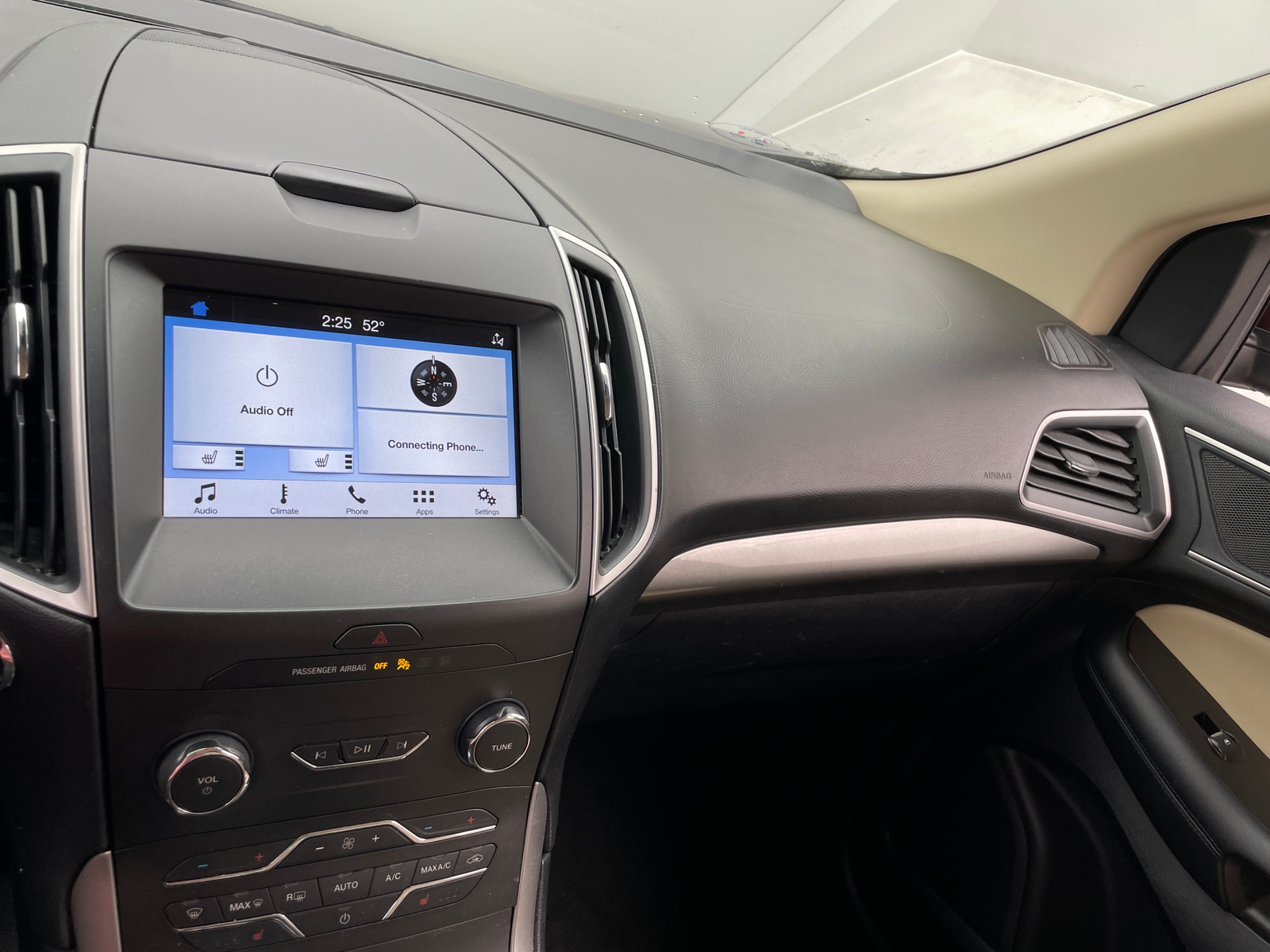 Thumbnail: 2019 Ford Edge - 4