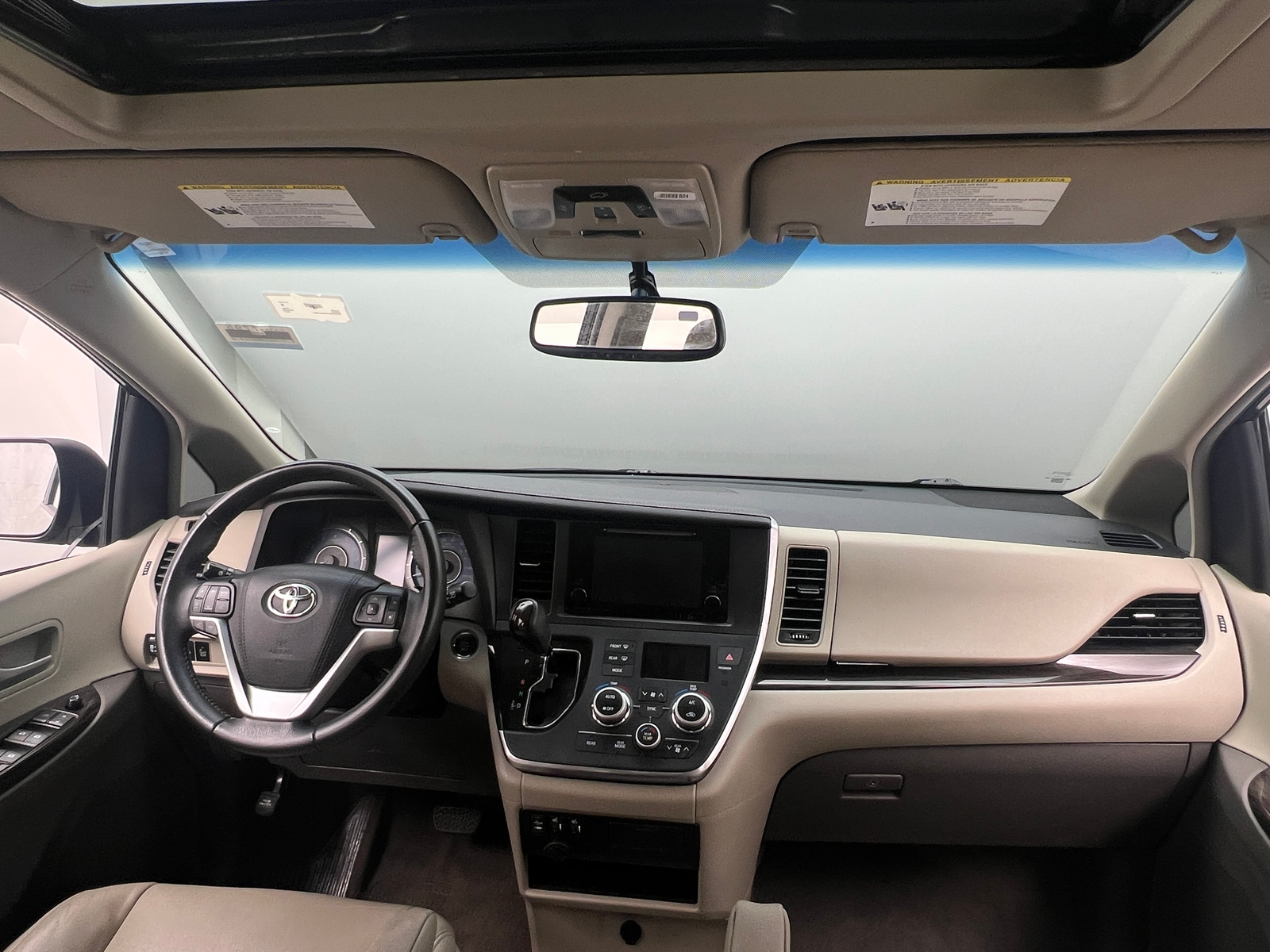 Thumbnail: 2017 Toyota Sienna - 2