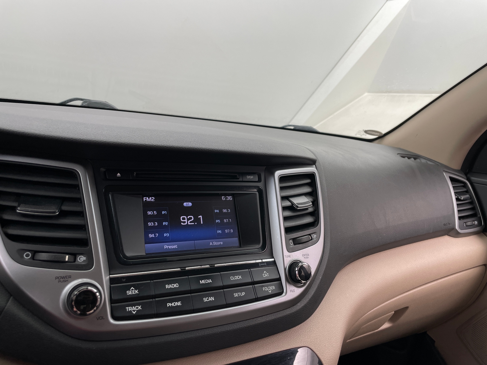 Thumbnail: 2017 Hyundai Tucson - 4