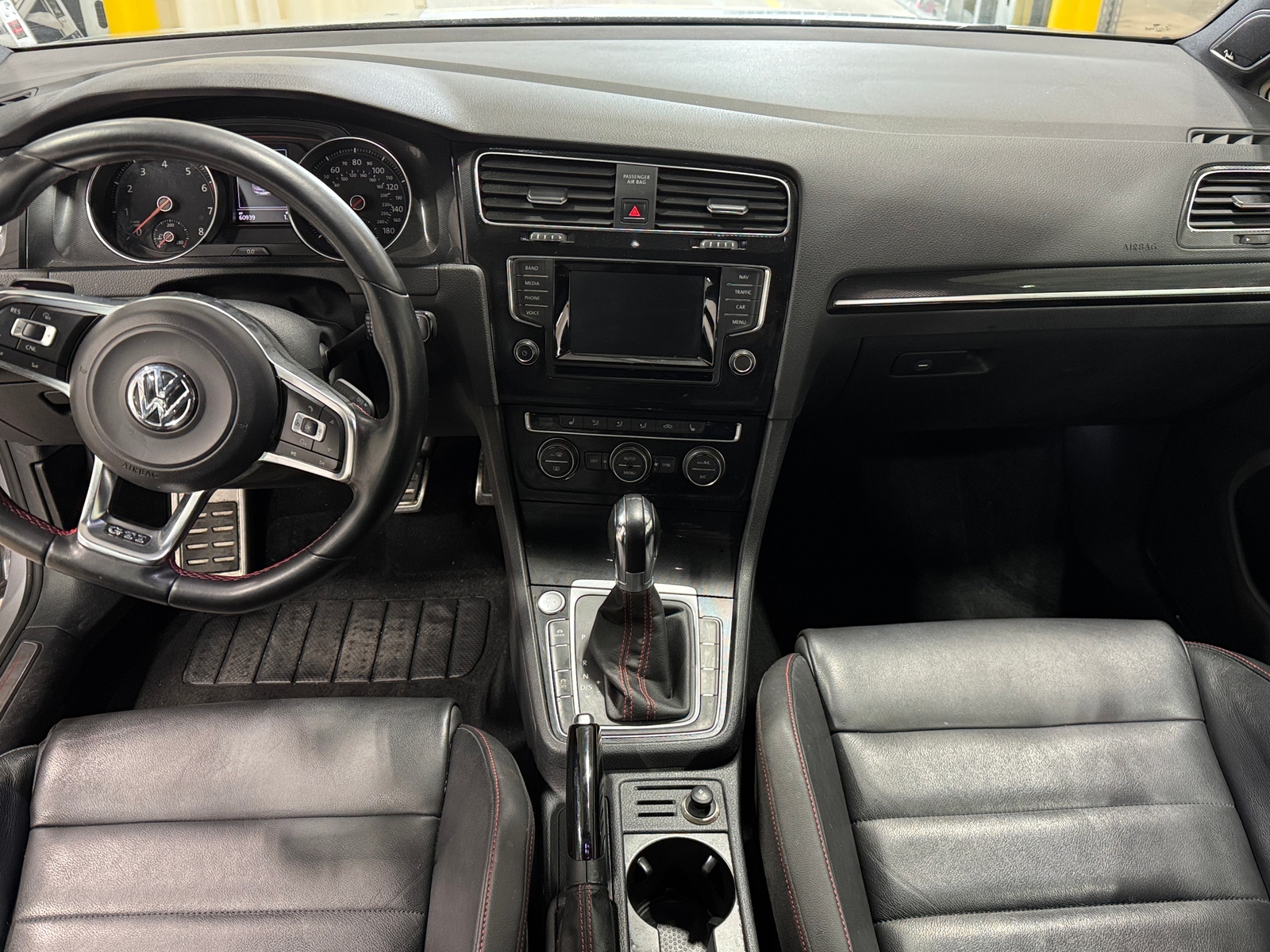 Thumbnail: 2015 Volkswagen Golf - 3