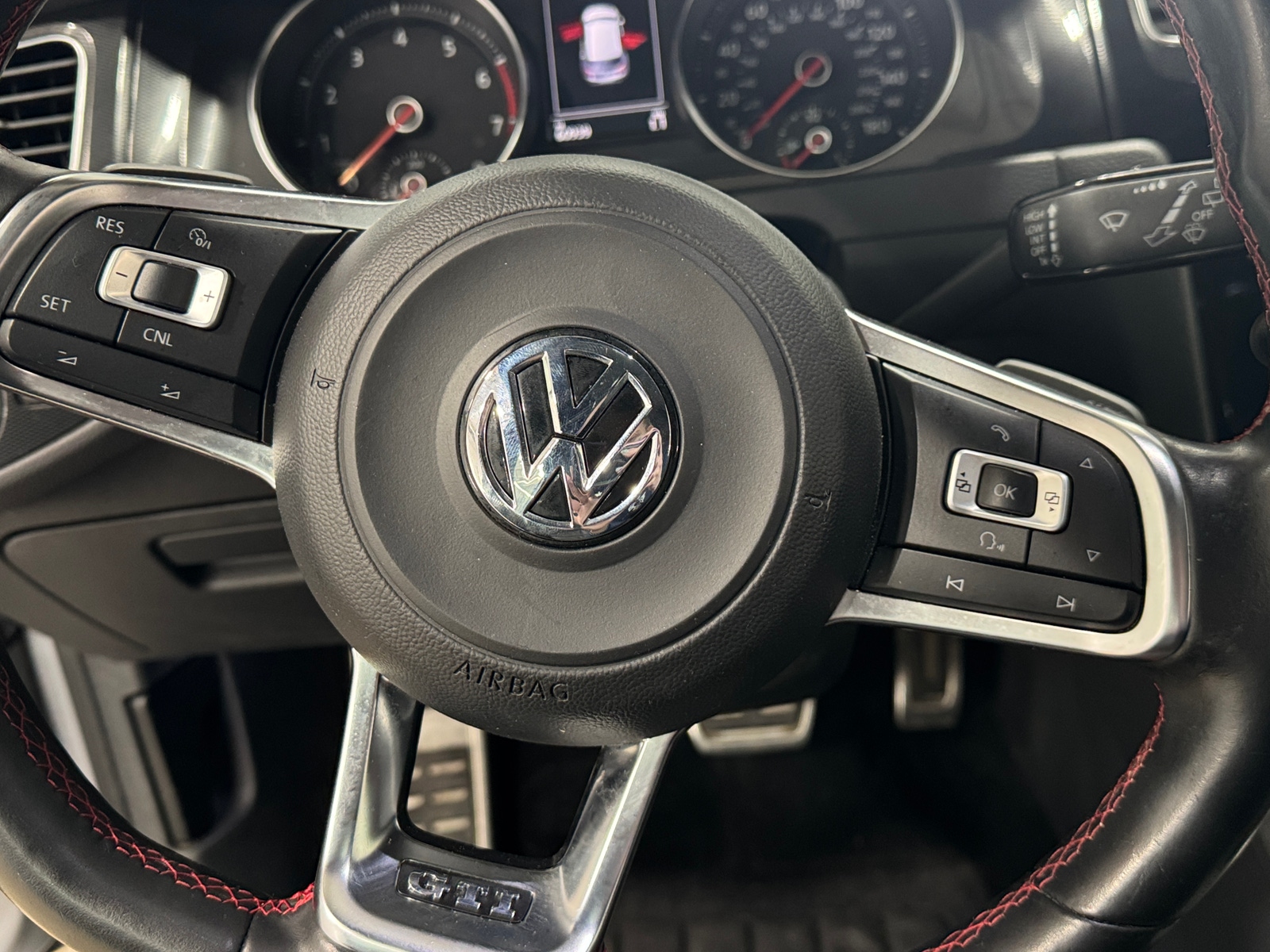 Thumbnail: 2015 Volkswagen Golf - 5