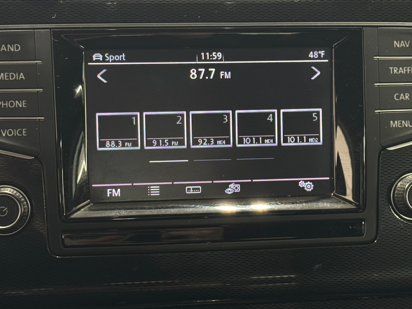 Thumbnail: 2015 Volkswagen Golf - 4