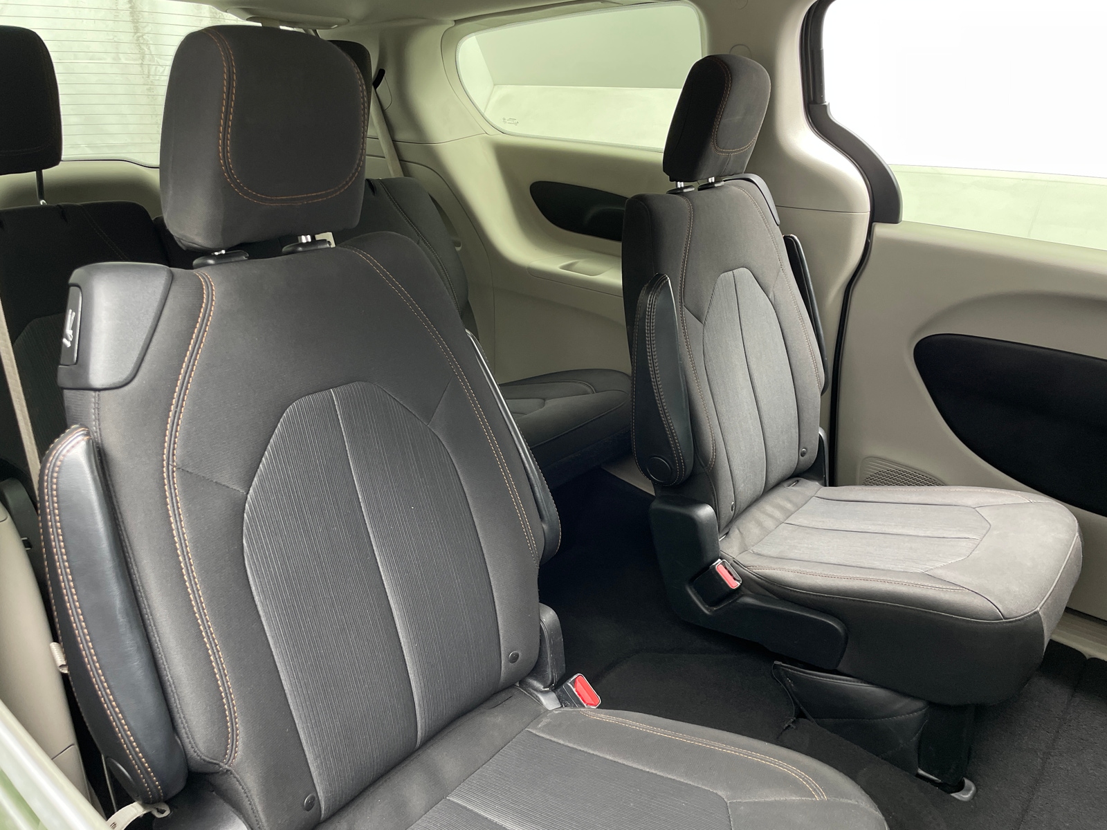 Thumbnail: 2017 Chrysler Pacifica - 6