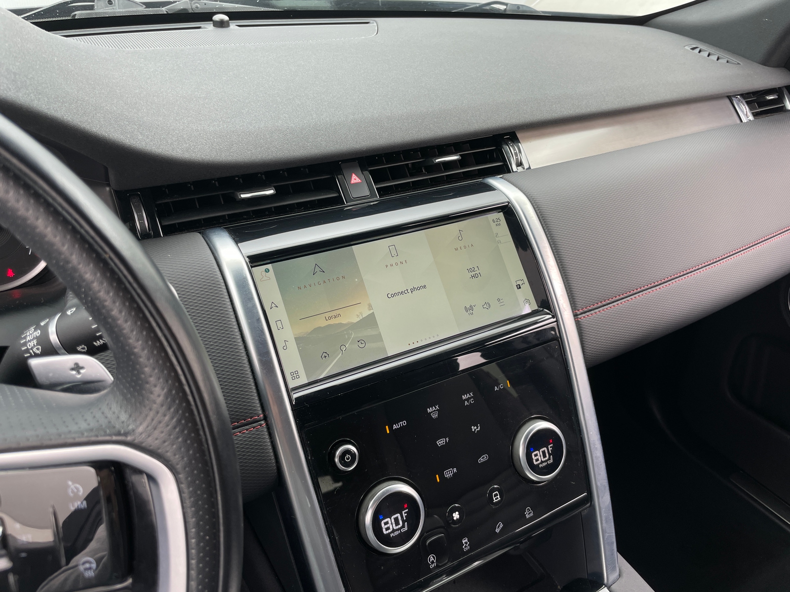 Thumbnail: 2022 Land Rover Discovery Sport - 3