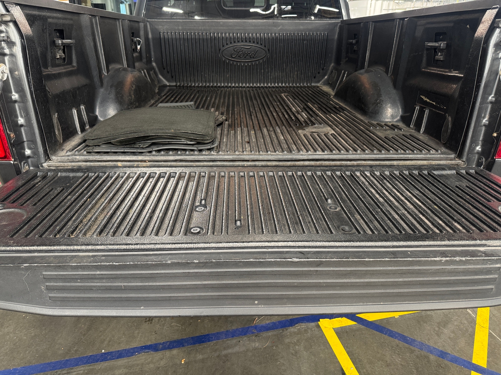 Thumbnail: 2016 Ford Econoline - 7