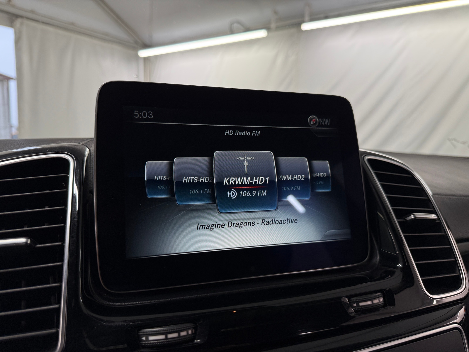 Thumbnail: 2017 Mercedes-Benz GLS - 3