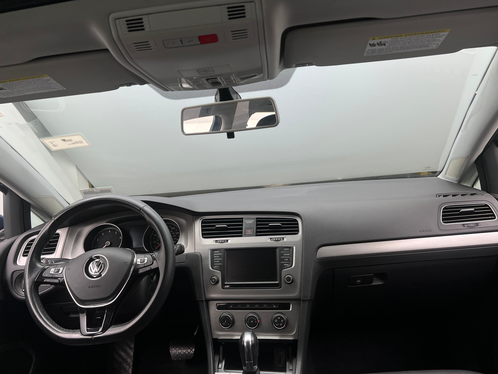 Thumbnail: 2016 Volkswagen e-Golf - 3