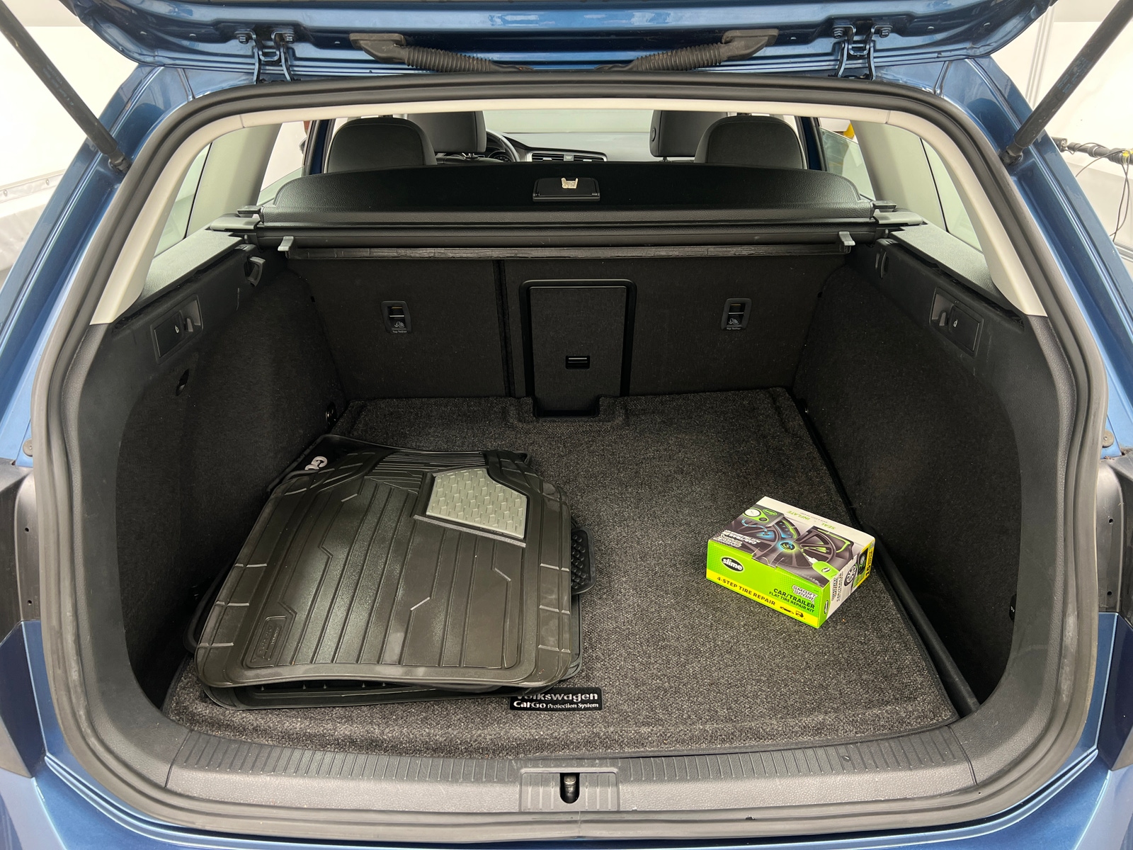 Thumbnail: 2016 Volkswagen e-Golf - 7