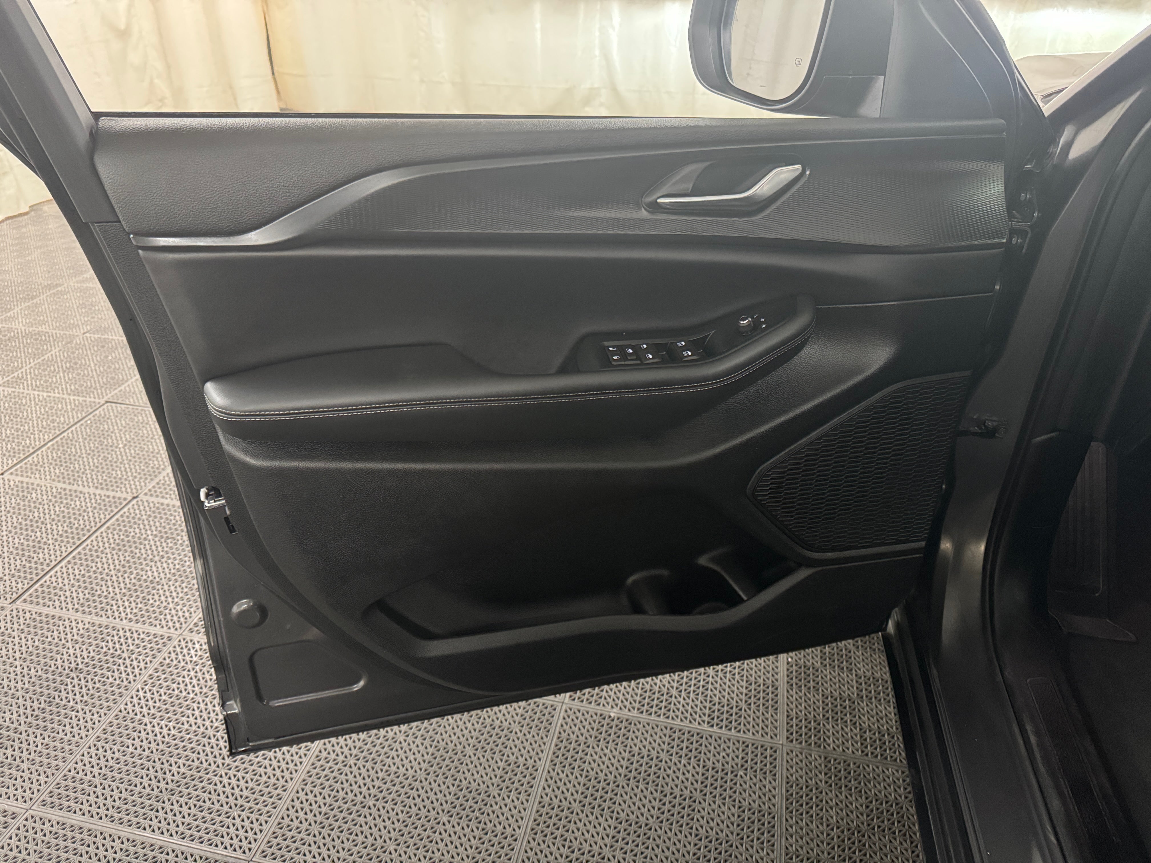 Image of 2024 Jeep Grand Cherokee Laredo