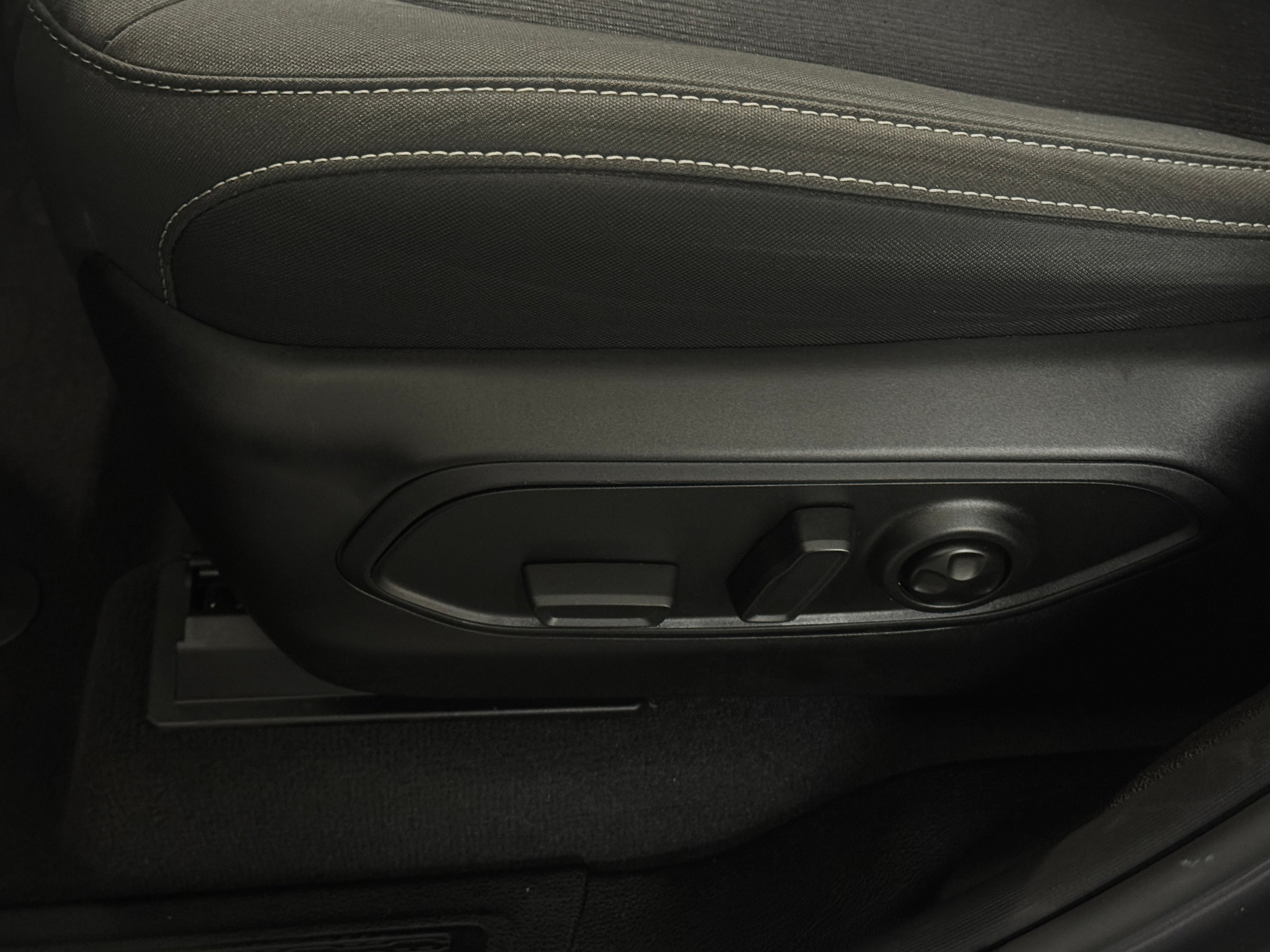 Image of 2024 Jeep Grand Cherokee Laredo