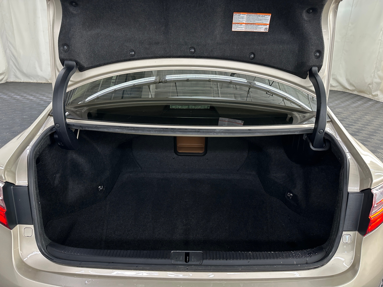 Thumbnail: 2016 Lexus ES - 6