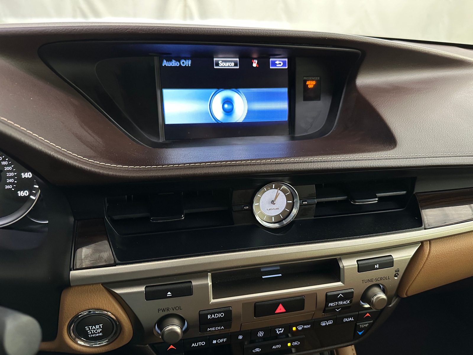 Thumbnail: 2016 Lexus ES - 3