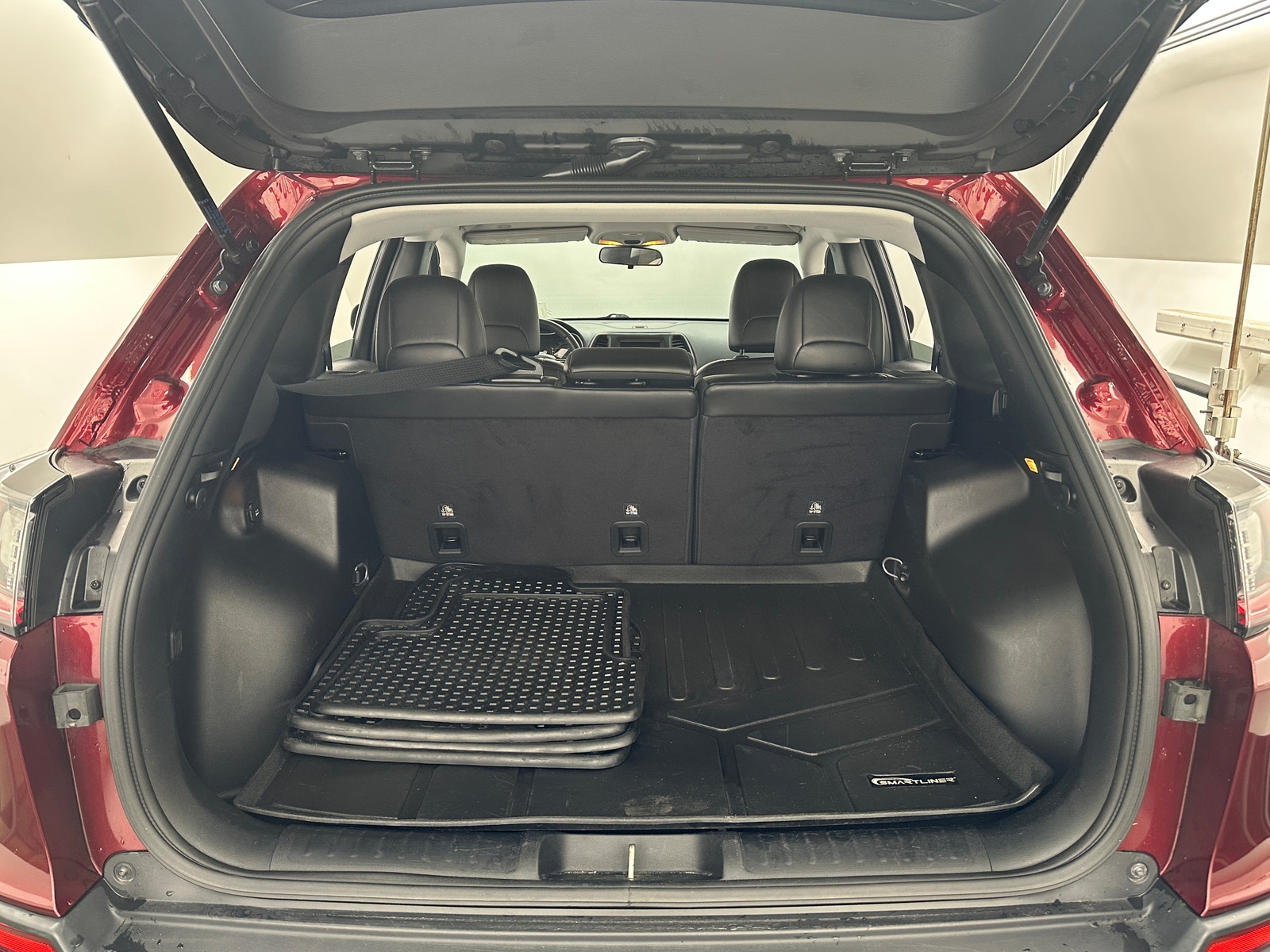 Thumbnail: 2019 Jeep Cherokee - 7