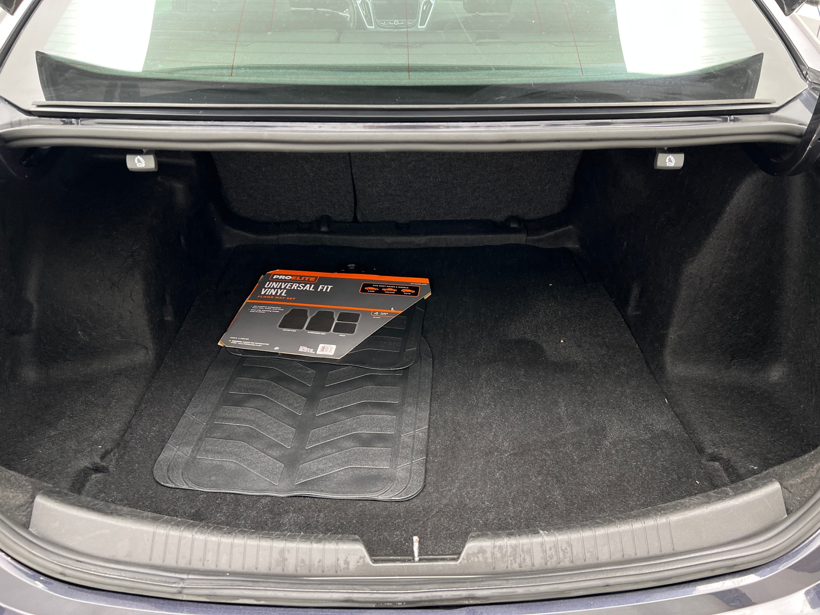 Thumbnail: 2023 Chevrolet Malibu - 7