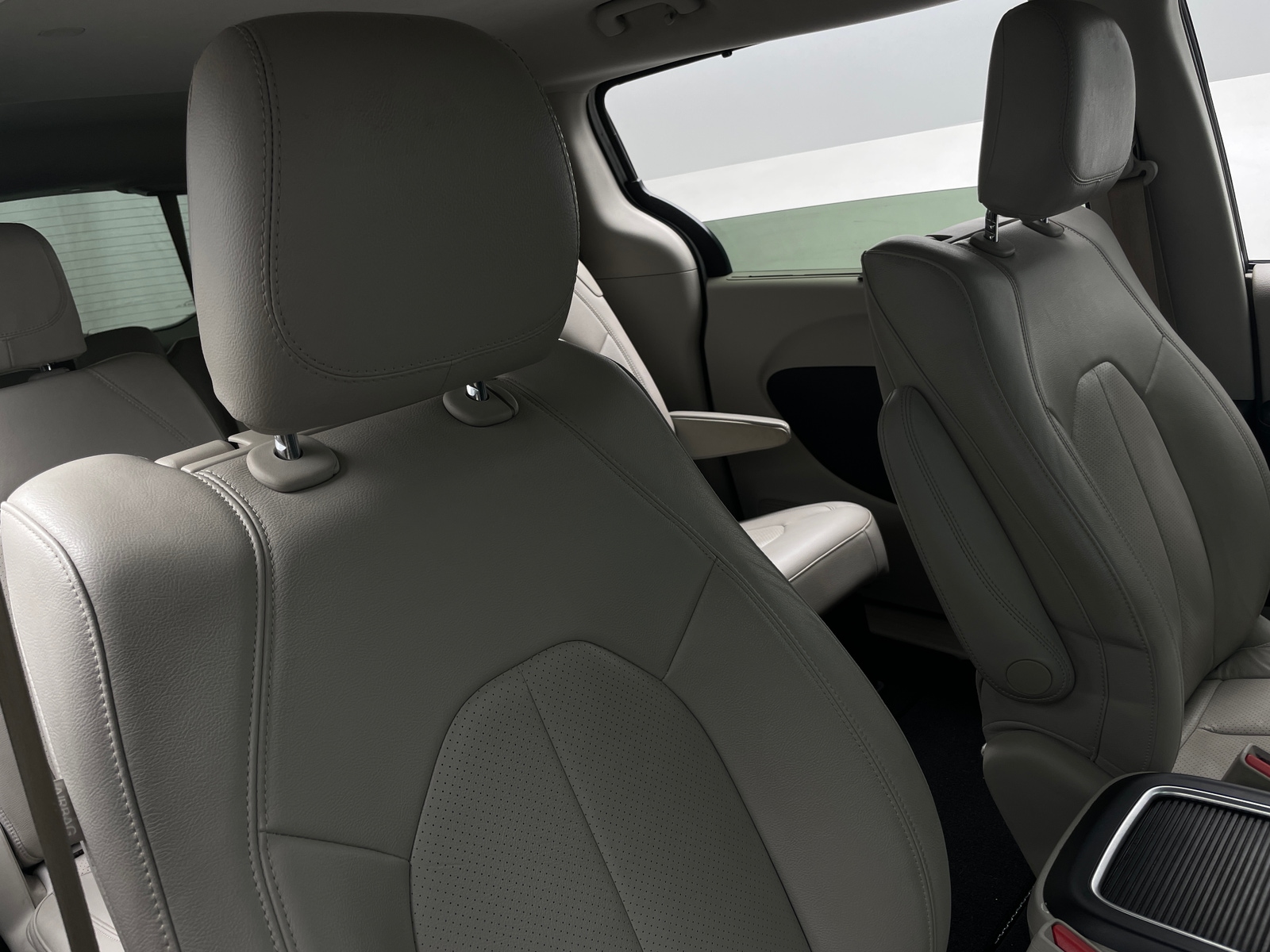 Thumbnail: 2017 Chrysler Pacifica - 2