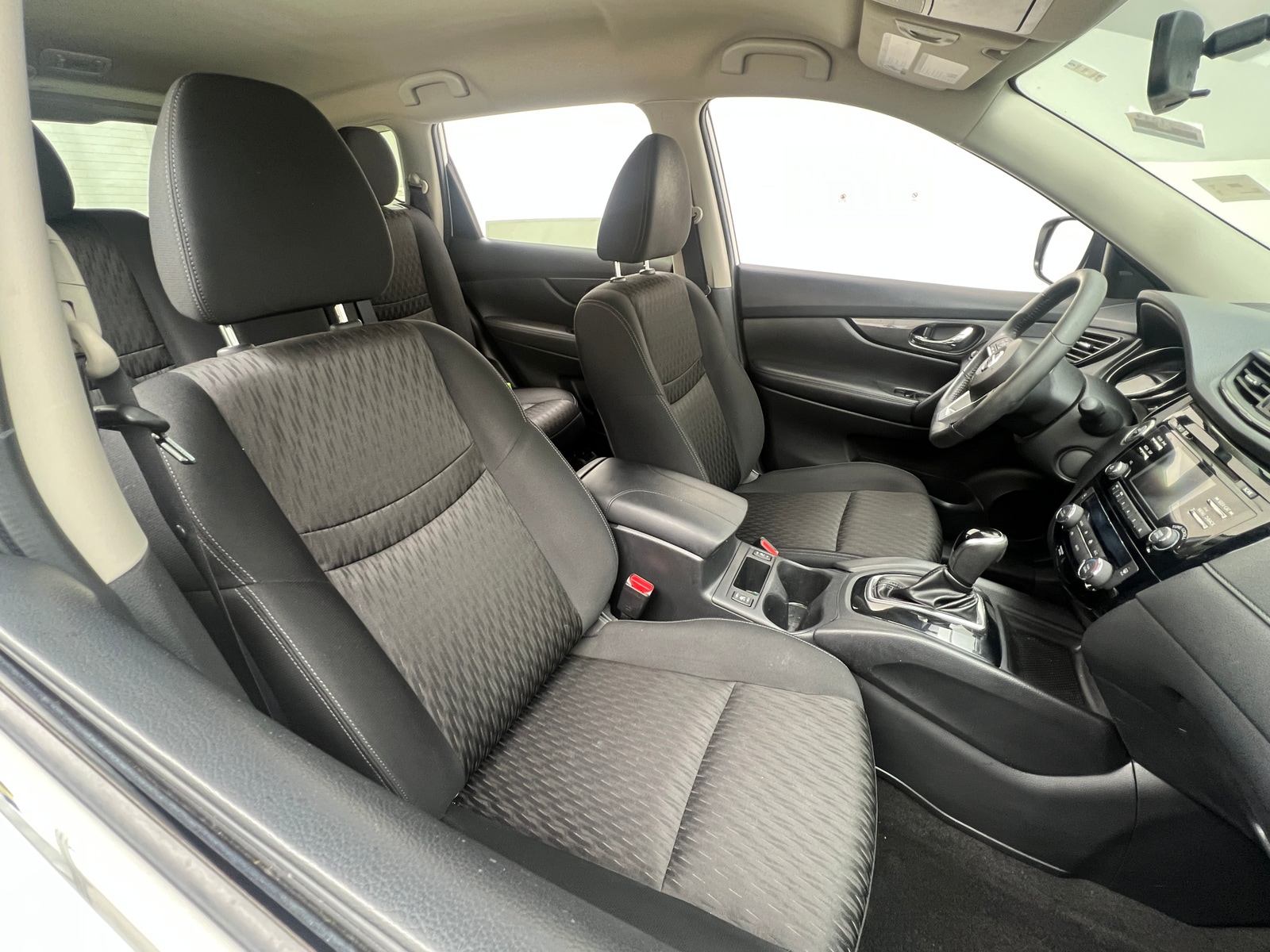 Thumbnail: 2017 Nissan Rogue - 2