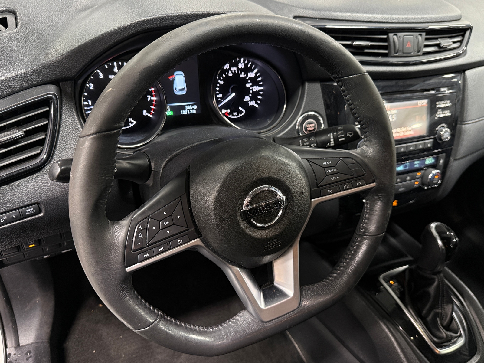 Thumbnail: 2017 Nissan Rogue - 5