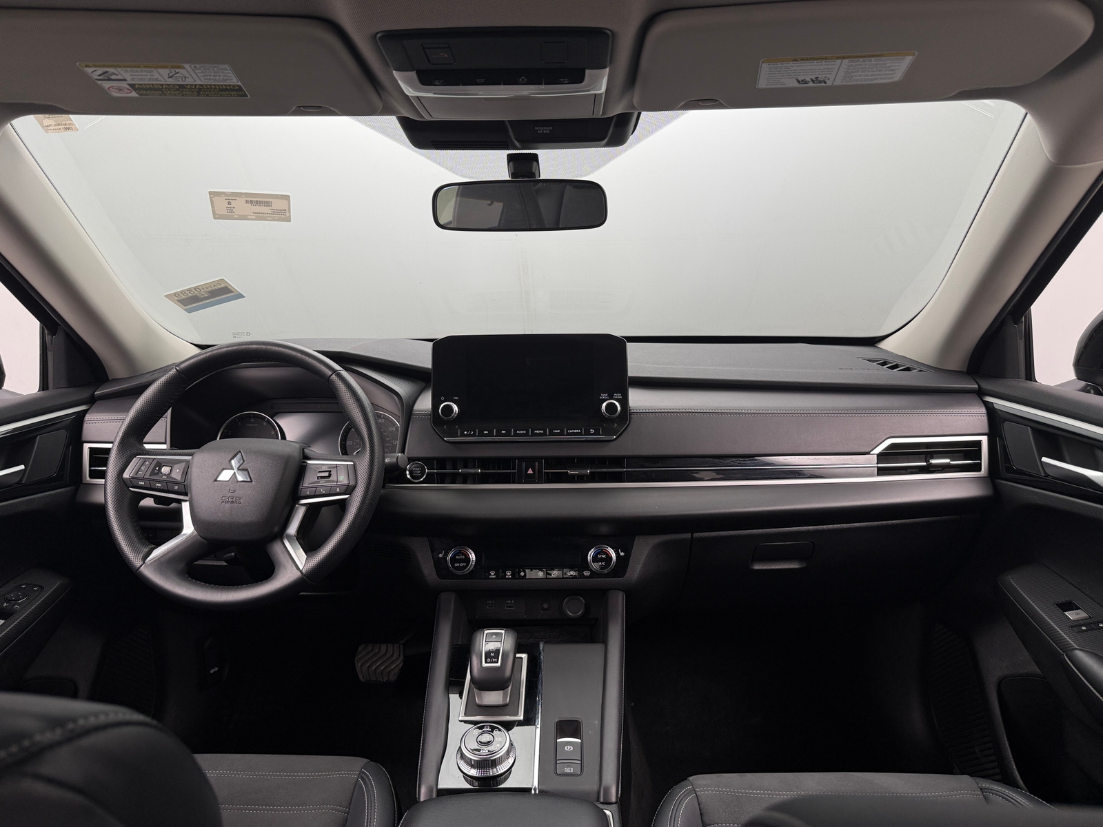 Thumbnail: 2024 Mitsubishi Outlander - 2