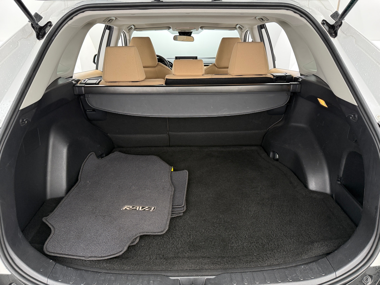 Thumbnail: 2019 Toyota RAV4 - 7