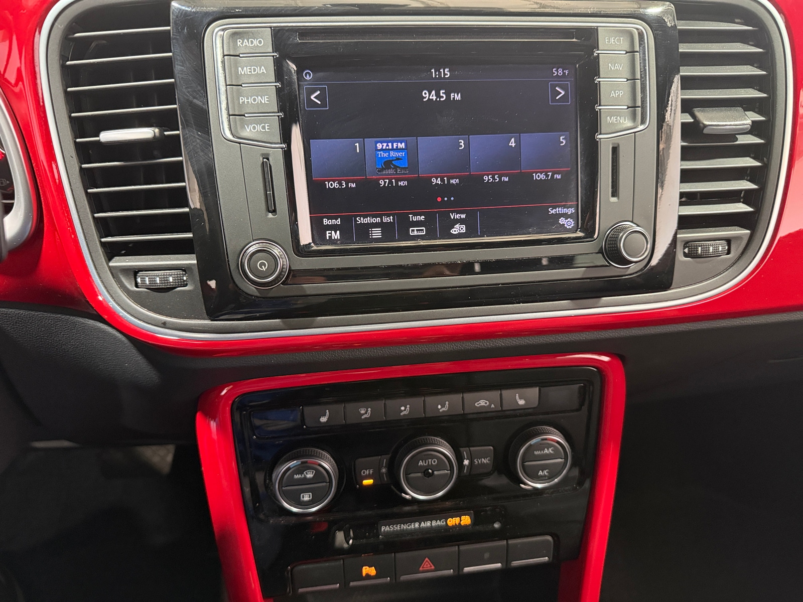 Thumbnail: 2019 Volkswagen Beetle - 3