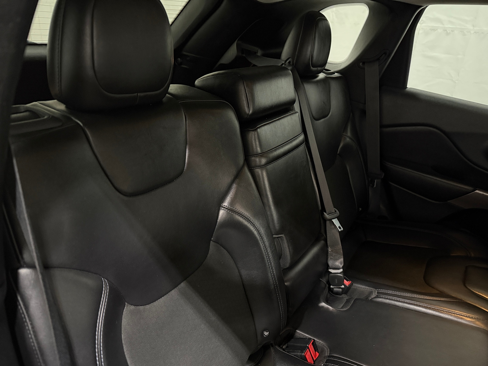 Thumbnail: 2019 Jeep Cherokee - 6