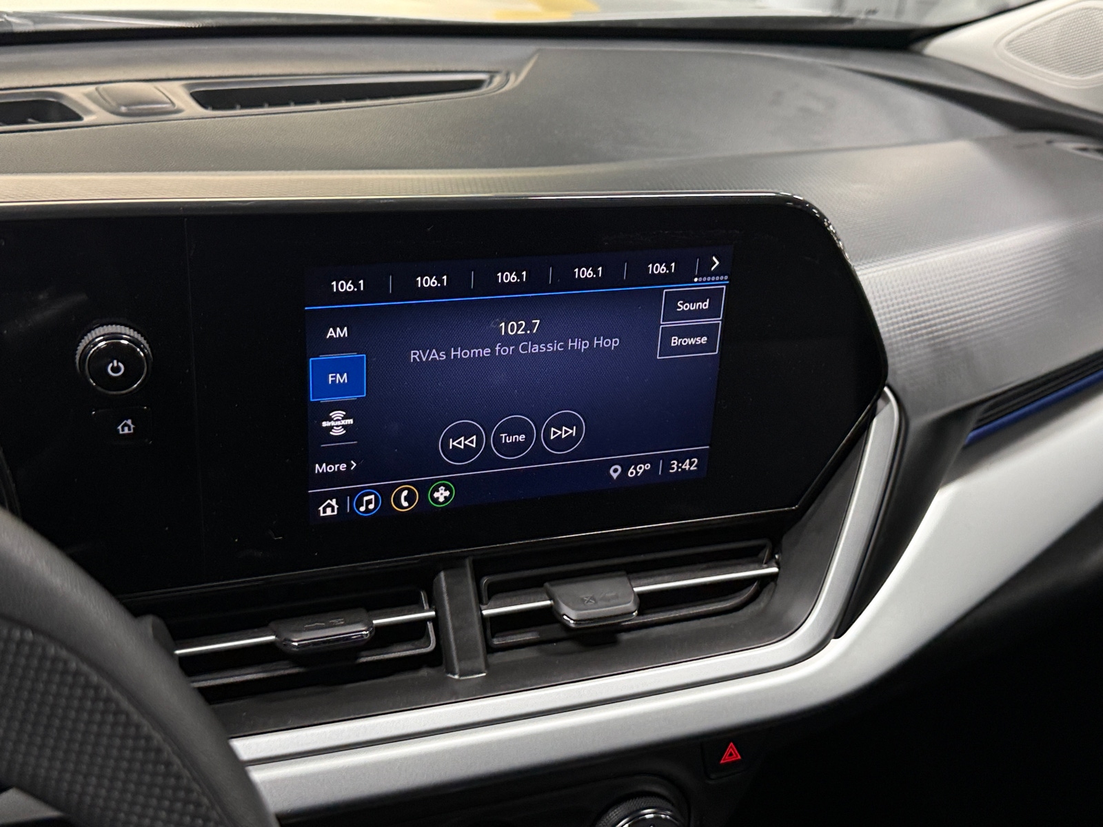 Thumbnail: 2025 Chevrolet Trax - 4