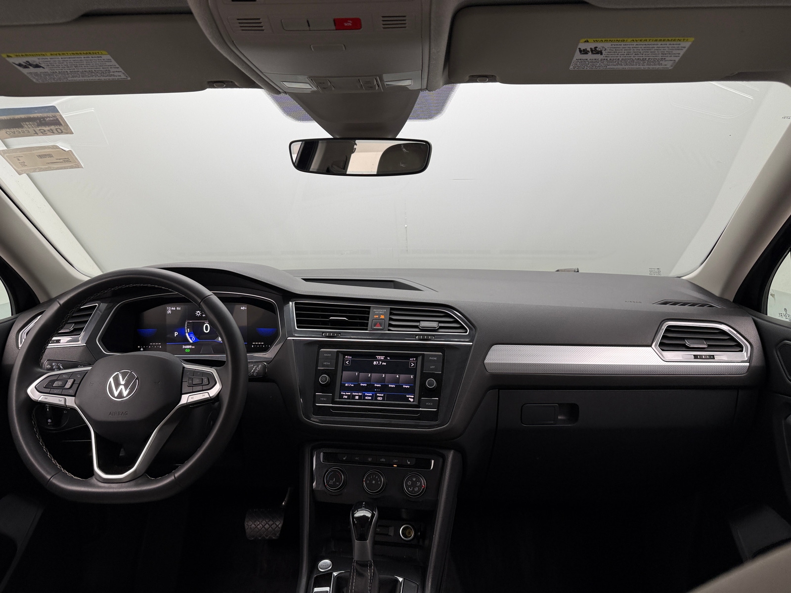 Thumbnail: 2024 Volkswagen Tiguan - 3